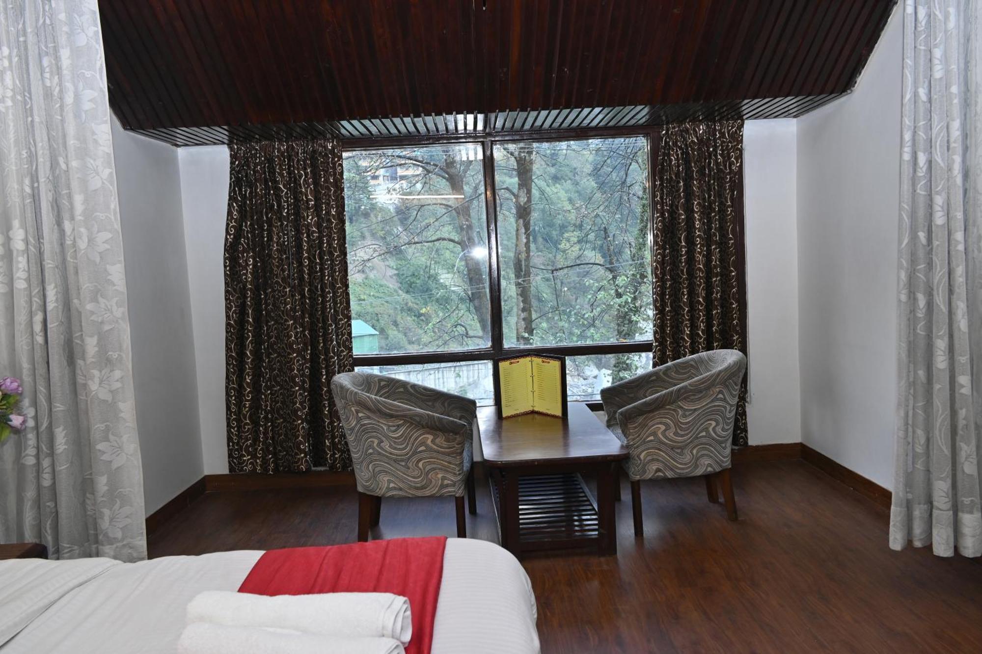 Hotel Sitara International Manali  Ngoại thất bức ảnh